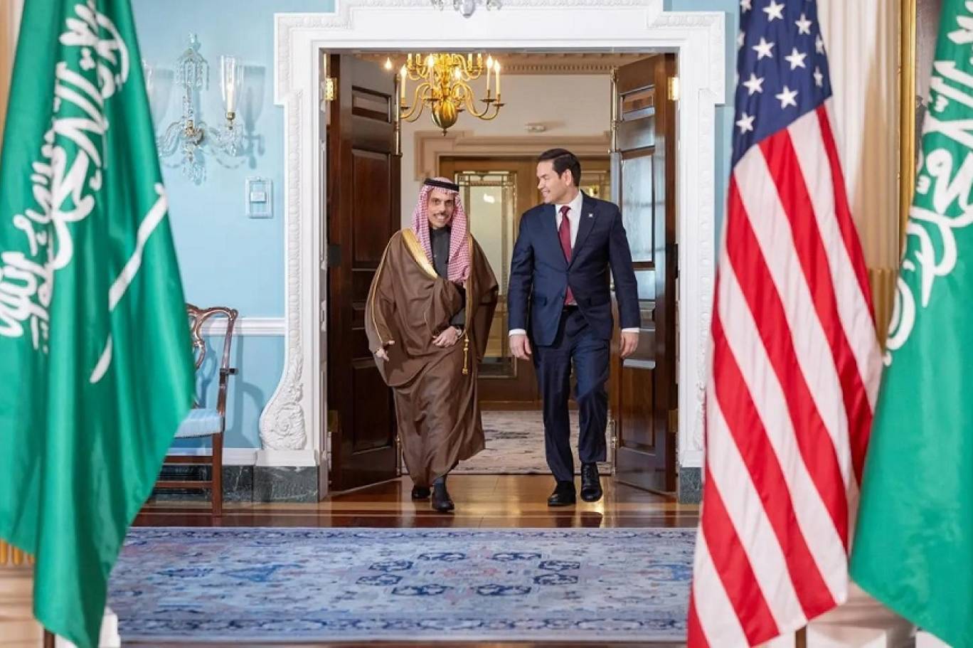 وزير الخارجية السعودي يجري مشاورات إقليمية ودولية حول ملفات سياسية وأمنية