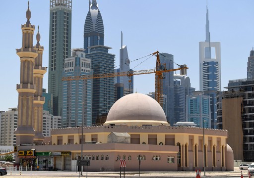 دبي تمنح الإقامة الذهبية ومكرمة مالية لأئمة المساجد والخطباء والباحثين الدينيين