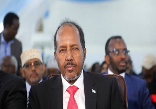 بدعوة من رئيس الدولة.. الرئيس الصومالي يغادر إلى أبوظبي في أول زيارة خارجية
