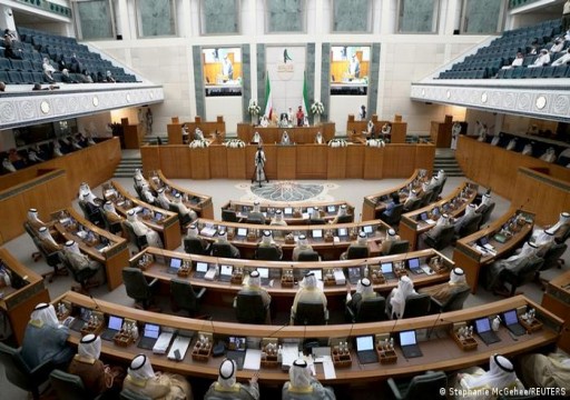 "تصحيحاً للمشهد السياسي".. ولي عهد الكويت يحلّ البرلمان