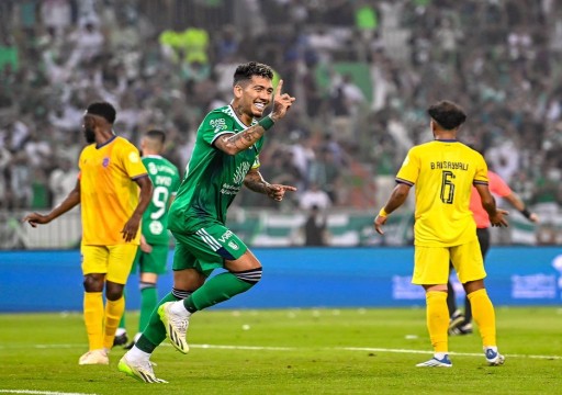 فيرمينو يستهل مشواره في الدوري السعودي بهاتريك للأهلي