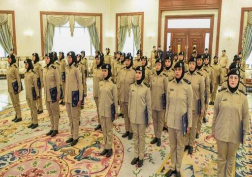 الكويت تؤجل إلحاق النساء بالجيش في انتظار فتوى رسمية