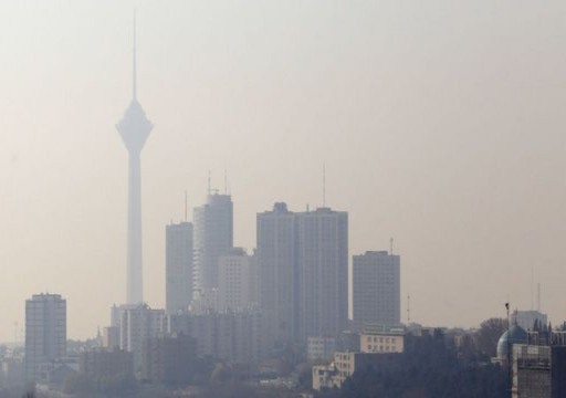 طهران تعلن تعليق عمل مؤسسات رسمية وتعليمية بسبب تلوث الهواء