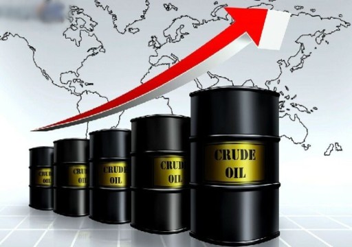 النفط يرتفع فوق 2% بعد الضربات الأميركية والبريطانية في اليمن