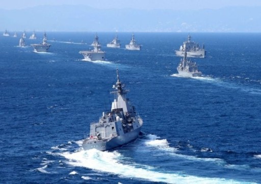 البحرية الأمريكية تعلن اعتراض شحنة "ضخمة" من المتفجرات في خليج عمان