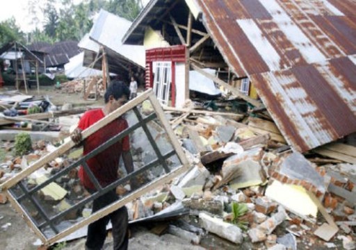 مخاوف من موجات تسونامي بعد زلزال قوي في إندونيسيا