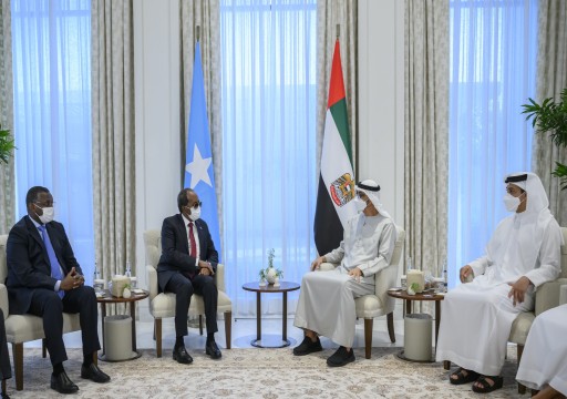 رئيس الدولة يبحث مع نظيره الصومالي تعزيز العلاقات وجهود السلام في الصومال