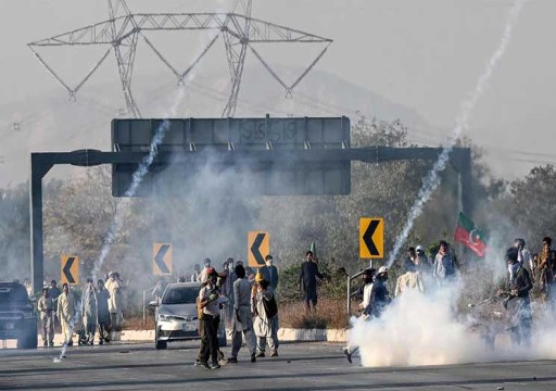 مواجهات في إسلام أباد بين متظاهرين مؤيدين لعمران خان وقوات الأمن