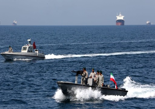 البحرية الإيرانية تحتجز سفينة تهرب السولار في الخليج