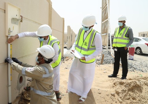 كهرباء الشارقة توصل الغاز الطبيعي للوحدات التجارية بمشروع شاطئ الحيرة