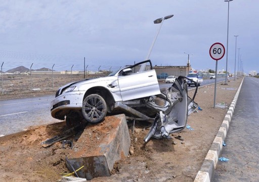 وفاة شاب مواطن وإصابة زميله بإصابات بليغة في حادث سير بالشارقة