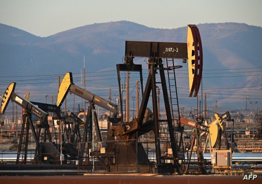 أسعار النفط تصعد بدعم من بيانات اقتصادية أمريكية قوية