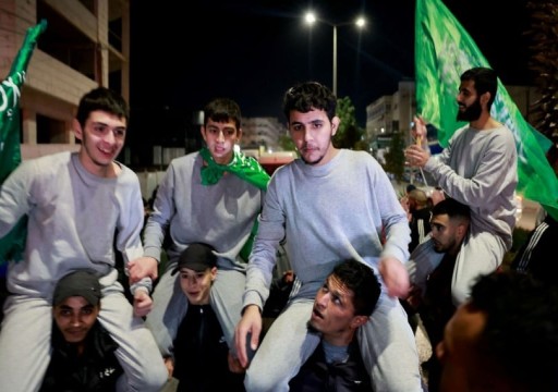 الاحتلال الإسرائيلي يفرج الليلة عن ثمان محتجزات و22 طفلاً (أسماء)