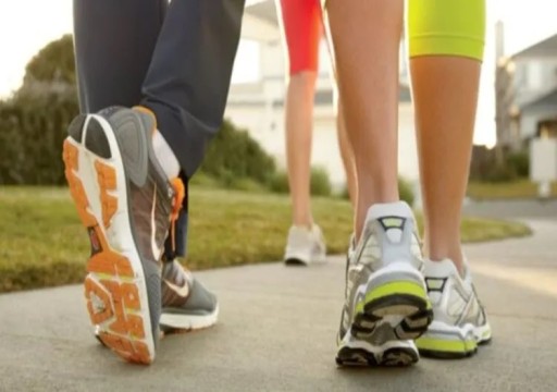 دراسة: السير أكثر من ثمانية آلاف خطوة يوميا يقلل الإصابة بأمراض مزمنة