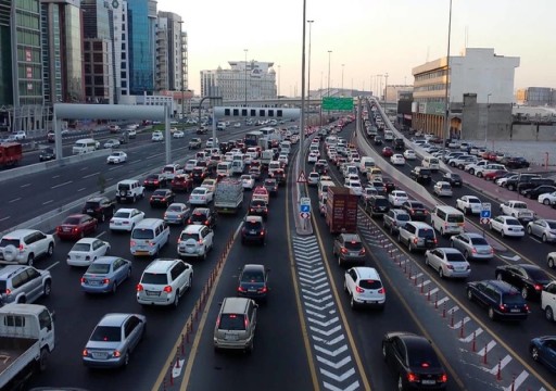 مرسوم اتحادي بشأن تنظيم السير والمرور يخفض سن القيادة