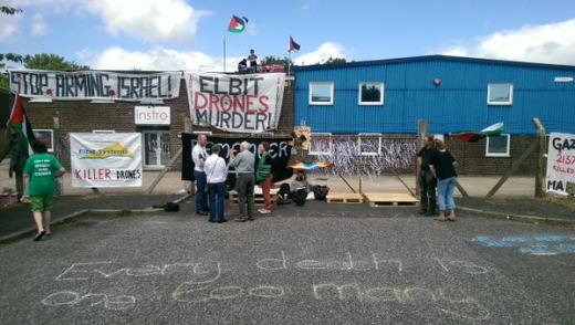 ناشطون يغلقون مصانع عسكرية إسرائيلية في بريطانيا