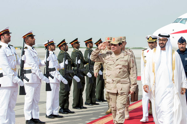 وصول وزير الدفاع المصري إلى أبوظبي في زيارة رسمية