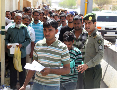 السعودية ترحّل نصف مليون مخالف لقانون الإقامة