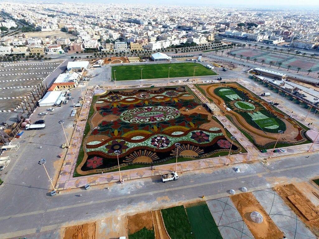 سجادة "عاصفة الحزم" تزين أجواء مهرجان الربيع في الرياض