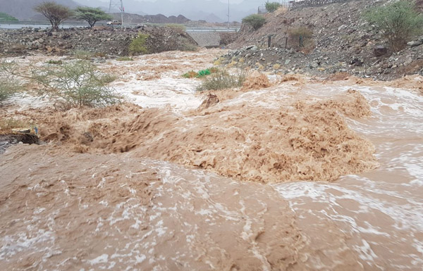 أمطار الخير على رأس الخيمة و الفجيرة