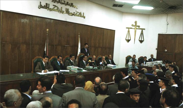 مصر: إحالة أوراق 10 من أنصار الرئيس المعزول إلى المفتي