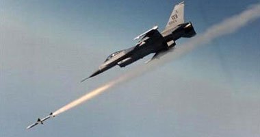مصادر: طائرة حربية لفجر ليبيا تقصف مطار الزنتان غرب البلاد