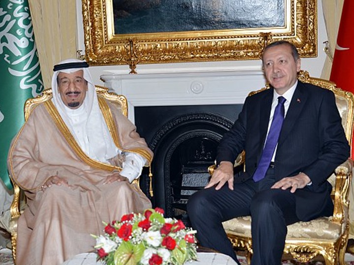 كيف حرض الإعلام الإماراتي "الحكومي" ضد زيارة أردوغان إلى السعودية؟