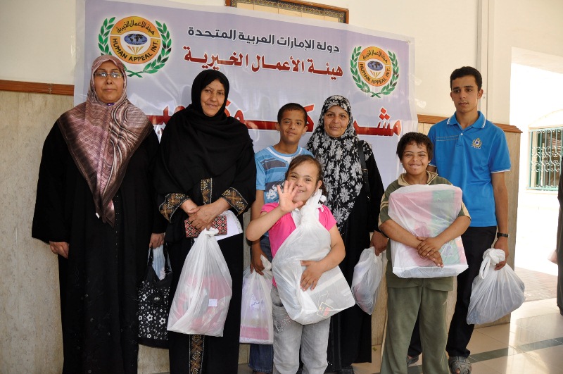 الهلال الأحمر الإماراتي يتبرع بـ 200 طن من الأدوية والمساعدات لغزة