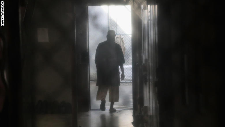 تأجيل ترحيل سعودي من سجن غوانتانامو إلى موعد غير محدد